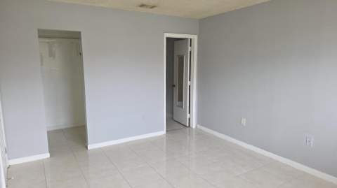 19802 NW 33rd Court, Miami Gardens FL - photo 8 of 11