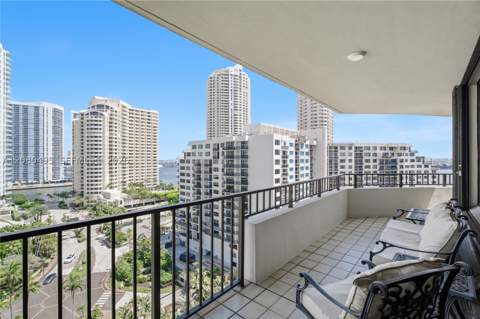 520 Brickell Key Dr A1616, Miami FL - photo 6 of 21