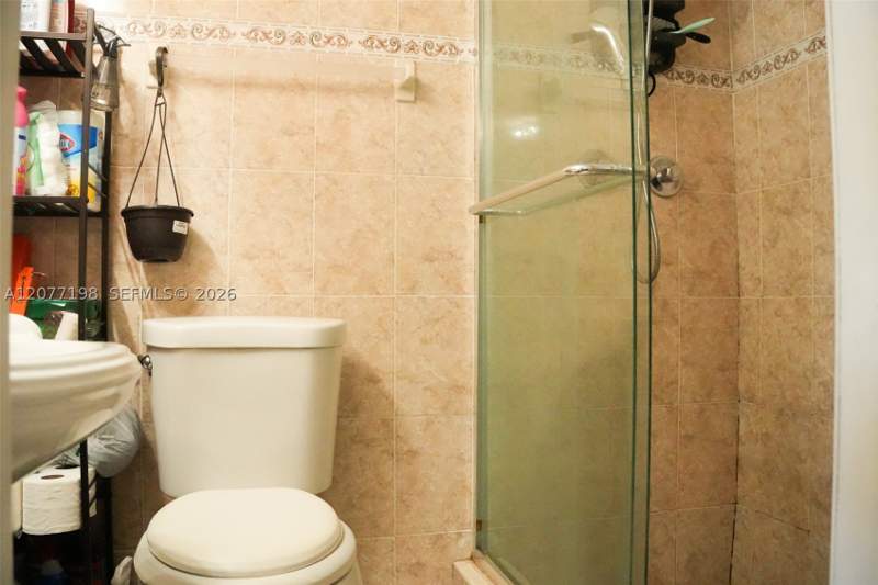 4 bedroom SingleFamilyResidence at 2955 NW 102nd St, The Tropics Amd, Miami — photo 4