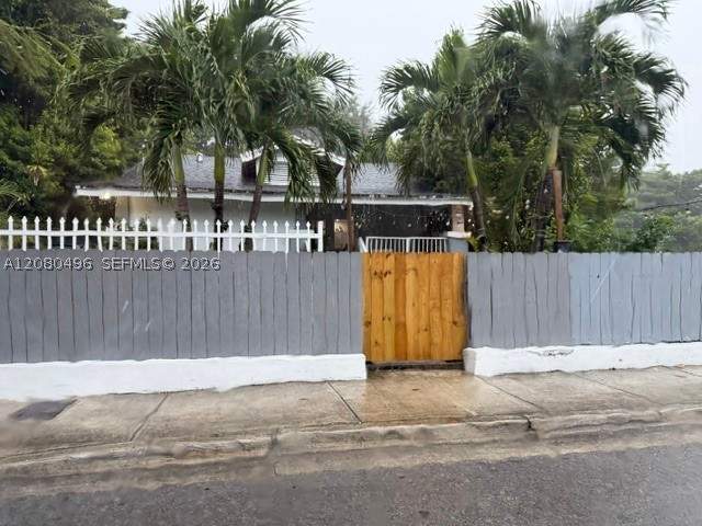 2 bedroom SingleFamilyResidence at 812 NW 29th Ter, Blvd Park, Miami — photo 3