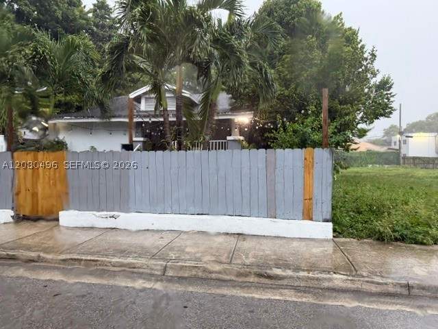2 bedroom SingleFamilyResidence at 812 NW 29th Ter, Blvd Park, Miami — photo 5