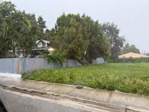 812 NW 29th Ter, Miami FL - photo 7 of 9