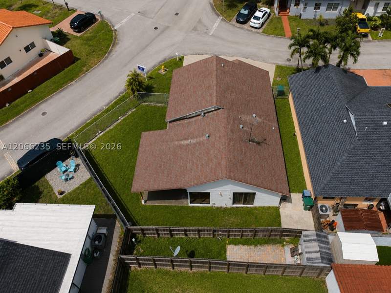 3 bedroom SingleFamilyResidence at 764 SW 99th Ct Cir, Les Chalets II, Miami — photo 5