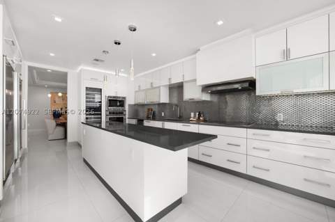5959 Collins Ave 1606, Miami Beach FL - photo 9 of 64