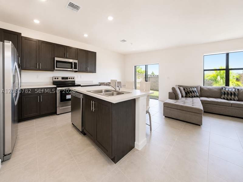 3 bedroom Townhouse at 10153 SW 231st Ln, Enclave South Phase 2, Miami — photo 3