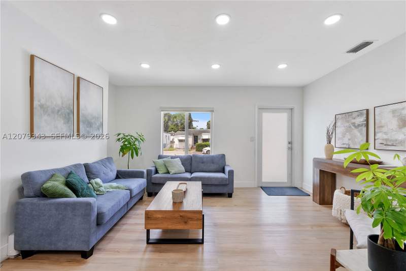 3 bedroom SingleFamilyResidence at 944 NW 47th St, Bay Vista Park Amd Pl, Miami — photo 3