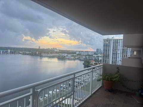 250 174th St 1420, Sunny Isles Beach FL - photo 7 of 32