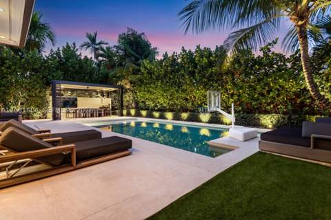 771 Fairway Dr, Miami Beach FL - photo 16 of 40