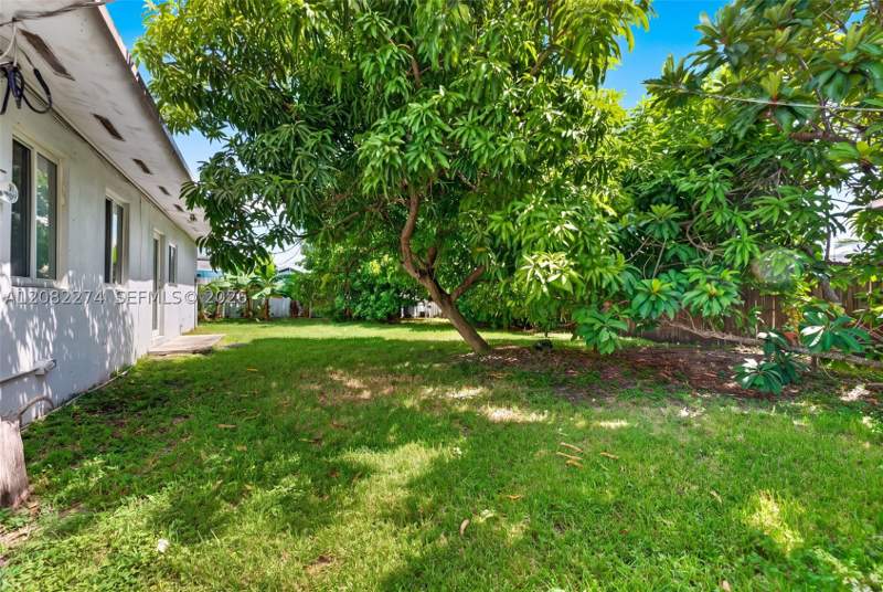 3 bedroom SingleFamilyResidence at 4105 SW 116th Ave, Westwood Lake, Miami — photo 3