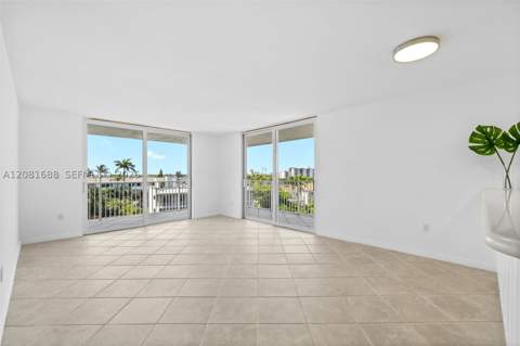 4000 NE 169th St 607, North Miami Beach FL - photo 13 of 48