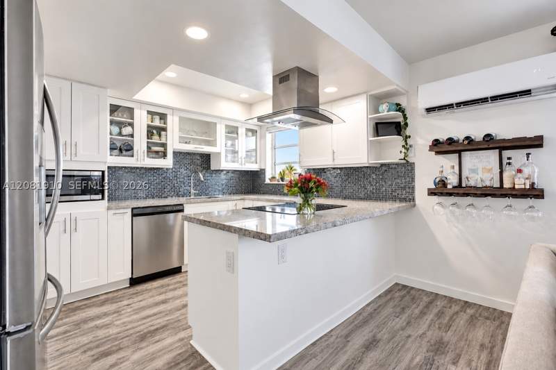 1 bedroom Condominium at 195 Sunrise Dr 7, Indies Condo, Key Biscayne — photo 5