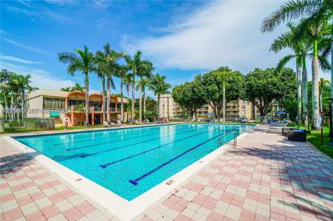9320 Fontainebleau Blvd 213, Miami FL - photo 8 of 14