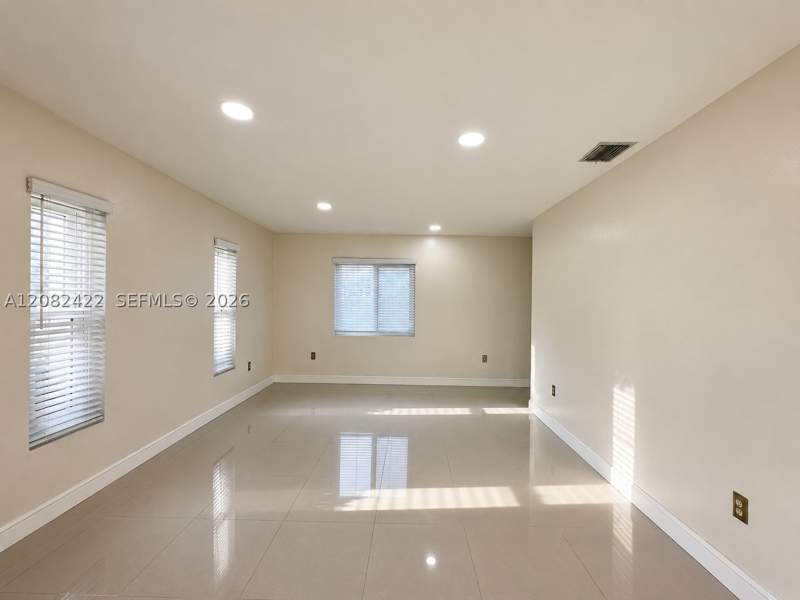 4 bedroom SingleFamilyResidence at 18155 SW 105th Ave, West Perrine Sub, Miami — photo 3