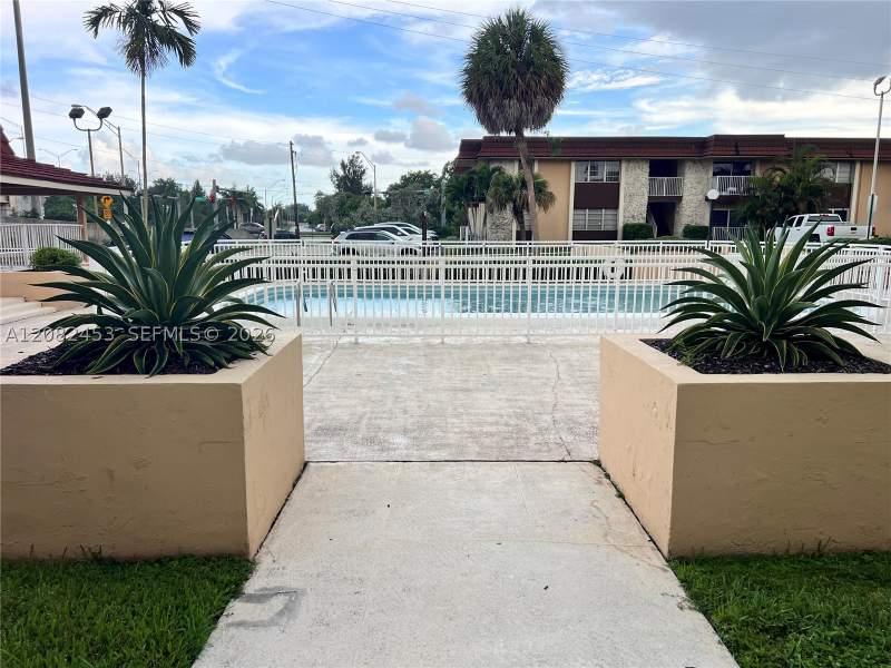 1 bedroom Condominium at 5501 SW 77th Ct 102C, Lakeview Gardens Condo, Miami — photo 4