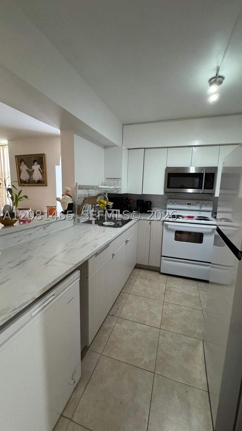 2 bedroom Condominium at 210 172nd St 144, Avila South Condo, Sunny Isles Beach — photo 3