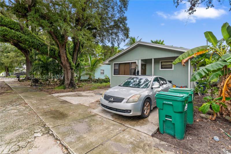3 bedroom SingleFamilyResidence at 1885 NW 113th Ter, Queens Park, Miami — photo 3