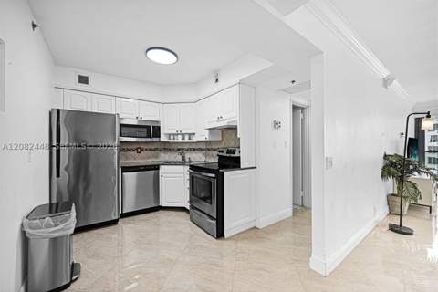 5225 Collins Ave 1015, Miami Beach FL - photo 18 of 30