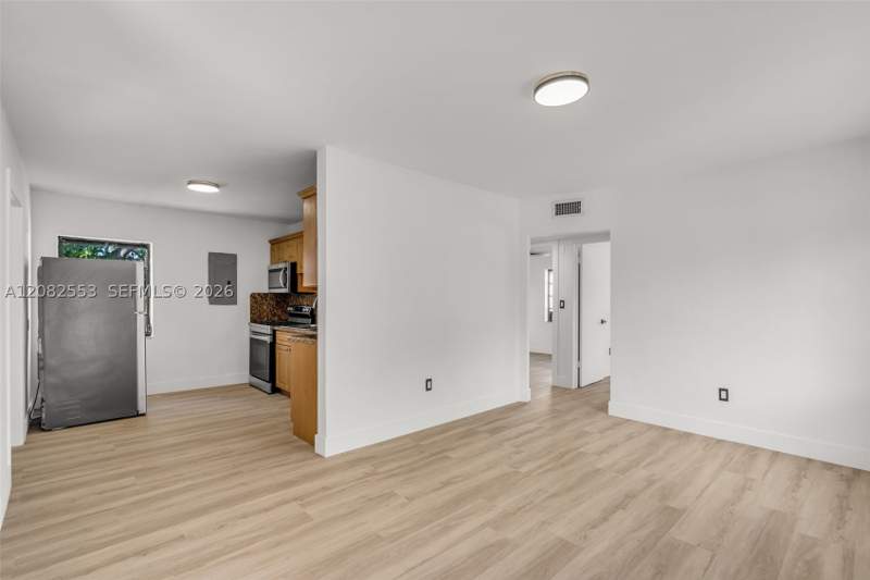 3 bedroom SingleFamilyResidence at 739 W 30th St, 2nd Rev Pl Of Industrial, Hialeah — photo 3
