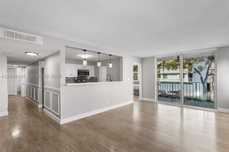 2 bedroom Condominium at 16558 NE 26th Ave 2G, Reef East Condo, North Miami Beach — photo 4