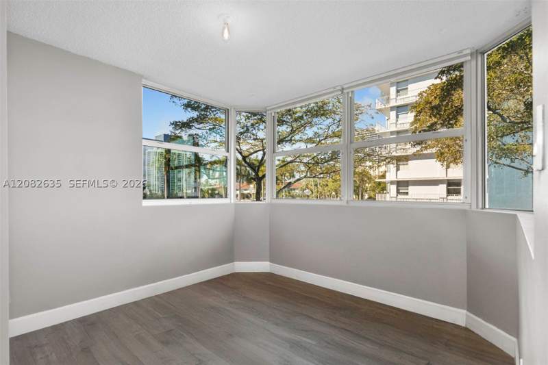 2 bedroom Condominium at 16558 NE 26th Ave 2G, Reef East Condo, North Miami Beach — photo 5
