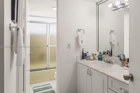 2841 NE 163rd St 402, North Miami Beach FL - photo 10 of 36