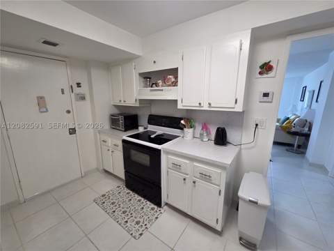 2841 NE 163rd St 402, North Miami Beach FL - photo 16 of 36