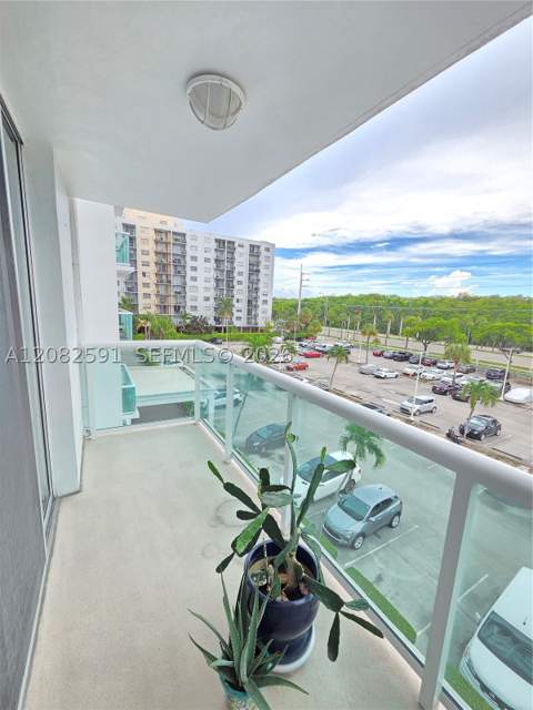 2841 NE 163rd St 402, North Miami Beach FL - photo 23 of 36