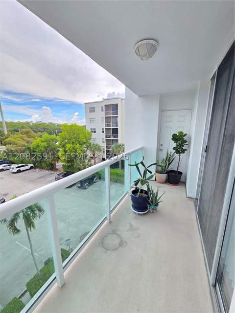 2841 NE 163rd St 402, North Miami Beach FL - photo 24 of 36
