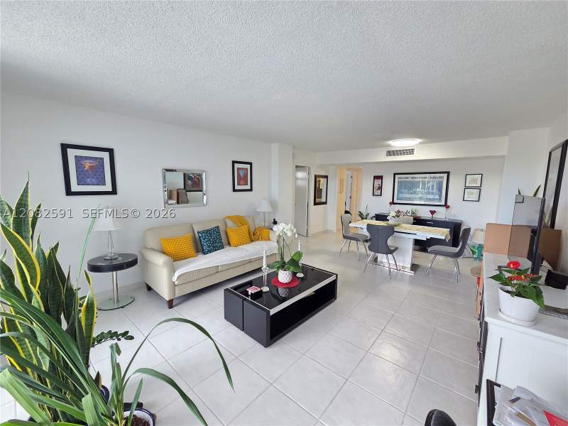 3 bedroom Condominium at 2841 NE 163rd St 402, Stratford House Condo, North Miami Beach — photo 3