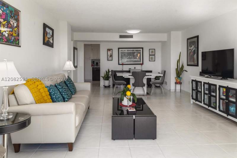 3 bedroom Condominium at 2841 NE 163rd St 402, Stratford House Condo, North Miami Beach — photo 4