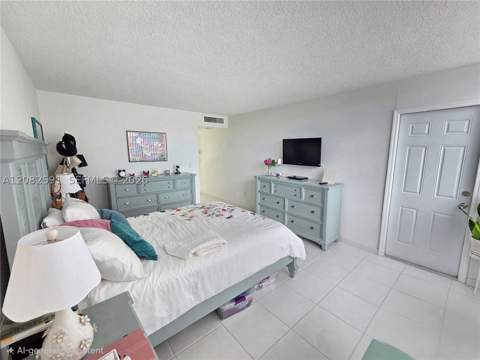 2841 NE 163rd St 402, North Miami Beach FL - photo 8 of 36