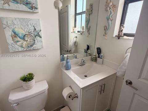 11388 W 34th Way, Hialeah FL - photo 8 of 15
