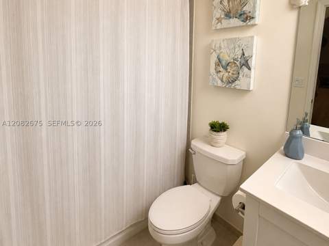 11388 W 34th Way, Hialeah FL - photo 9 of 15