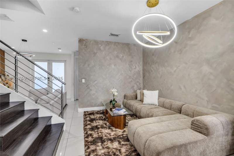 4 bedroom SingleFamilyResidence at 10545 NW 63rd Ter, Landmark At Doral, Doral — photo 2