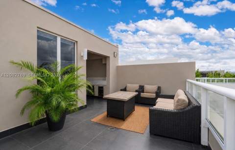 10545 NW 63rd Ter, Doral FL - photo 8 of 52