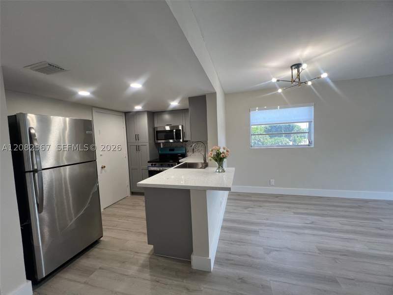 1 bedroom Condominium at 16801 NE 14th Ave 311, Fountainview Condo No 2, Miami — photo 2