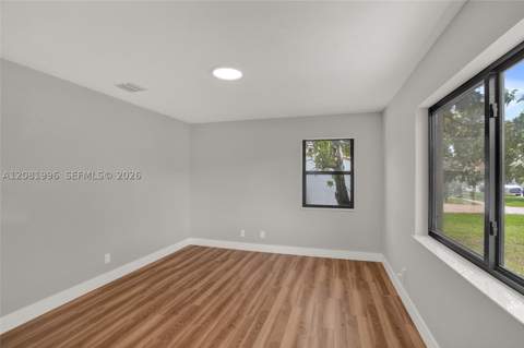 555 NW 124th St, North Miami FL - photo 10 of 34