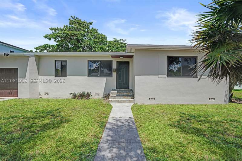 4 bedroom SingleFamilyResidence at 555 NW 124th St, Alhambra Heights, North Miami — photo 2