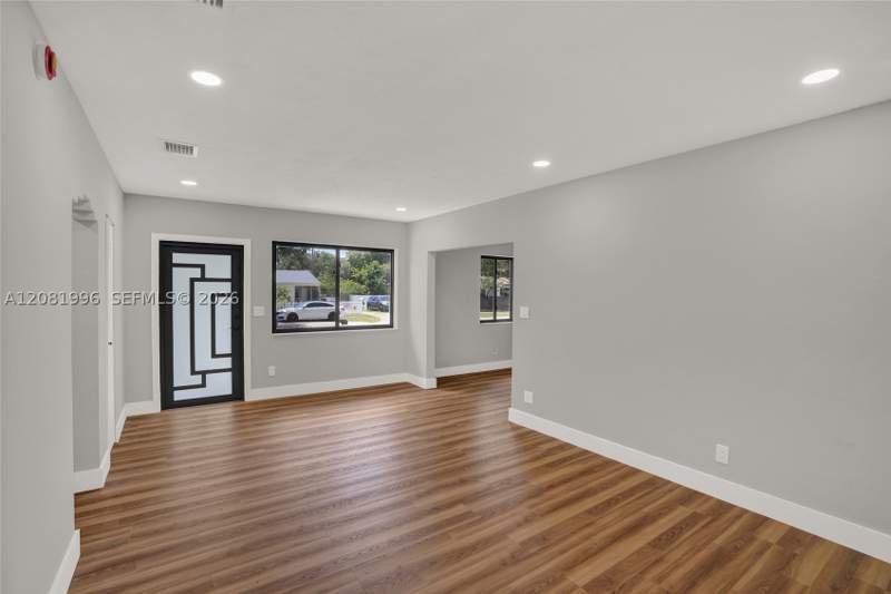 4 bedroom SingleFamilyResidence at 555 NW 124th St, Alhambra Heights, North Miami — photo 3