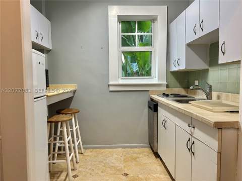 536 14th St 107, Miami Beach FL - photo 7 of 13