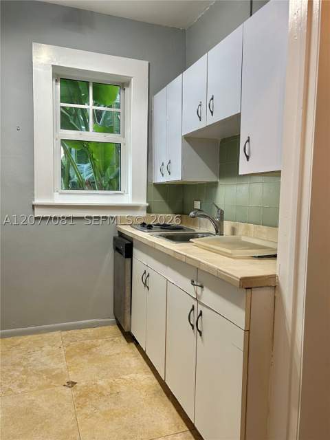 536 14th St 107, Miami Beach FL - photo 8 of 13
