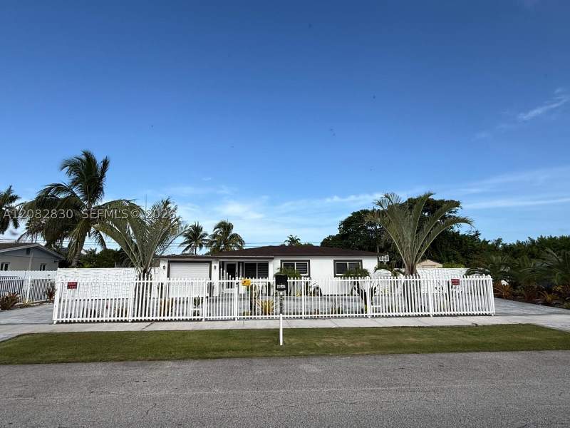 3 bedroom SingleFamilyResidence at 27025 SW 142nd Ct, Naranja Pk Rev, Homestead — photo 2