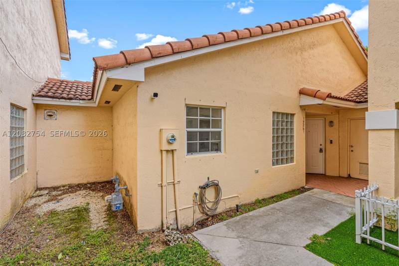 2 bedroom SingleFamilyResidence at 15261 SW 111th St, Jasmine At The Hammocks 1, Miami — photo 3