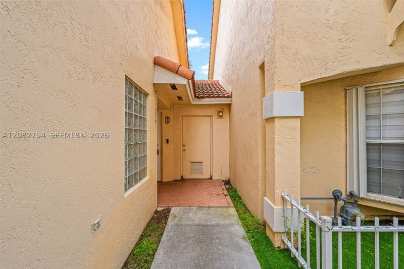 2 bedroom SingleFamilyResidence at 15261 SW 111th St, Jasmine At The Hammocks 1, Miami — photo 4