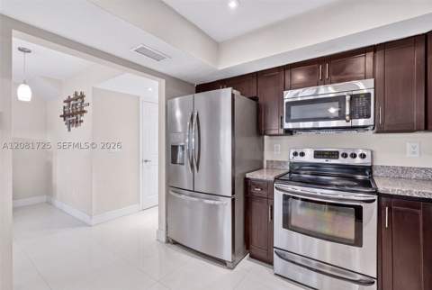6965 W 2nd Way, Hialeah FL - photo 12 of 36