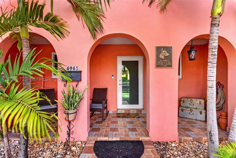3 bedroom Townhouse at 6965 W 2nd Way, 2nd Addn To Palm Springs, Hialeah — photo 4