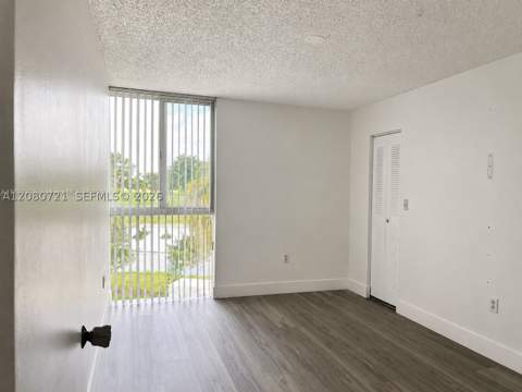6955 NW 186th St F205, Hialeah FL - photo 6 of 17