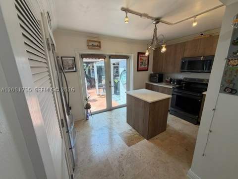 390 NW 86th Ct 806, Miami FL - photo 10 of 47