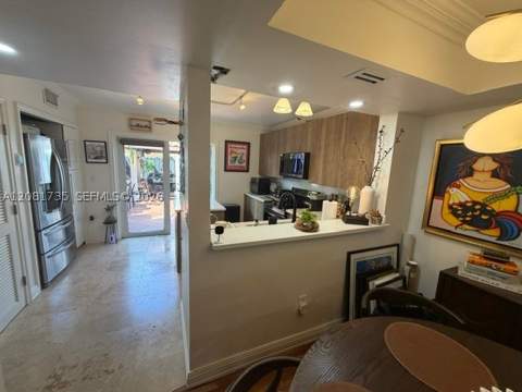 390 NW 86th Ct 806, Miami FL - photo 7 of 47
