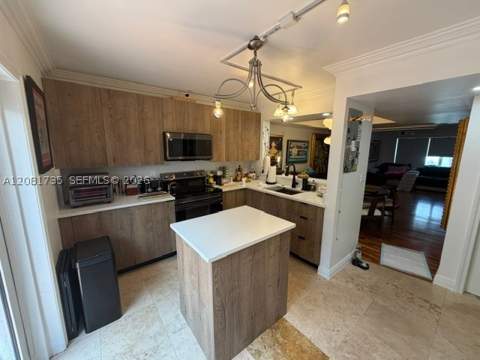 390 NW 86th Ct 806, Miami FL - photo 8 of 47